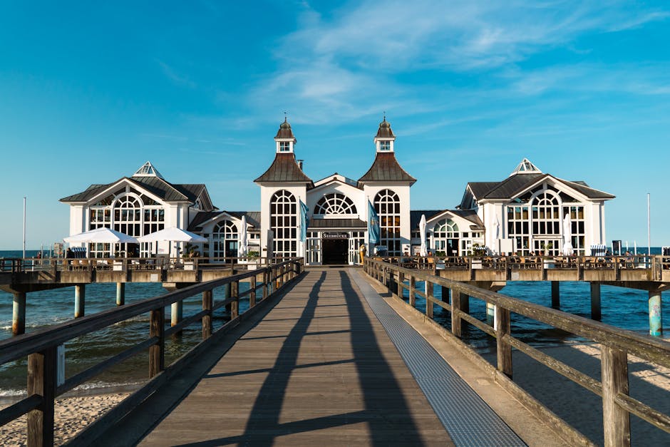 Ostsee Seebad – Seebrücke und Strand im deutschen Küstenort